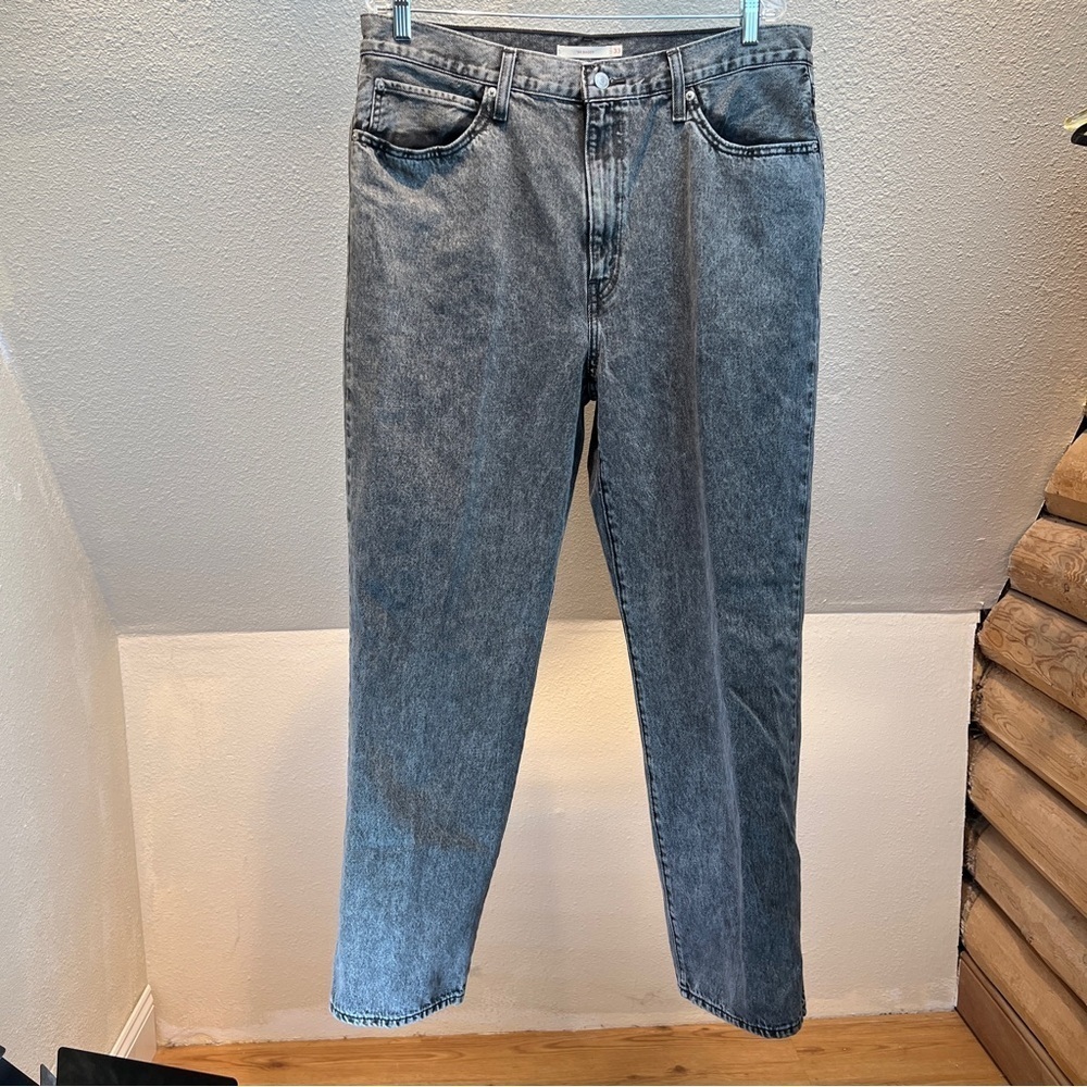 LEVI’S ‘94 BAGGY JEANS. Worn Once & Washed. Roomy legs & Waist. Size 32